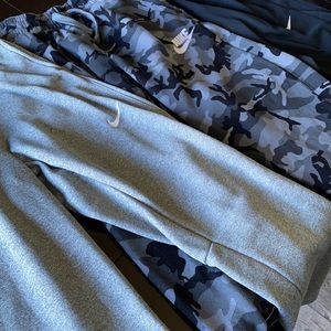 BUNDLE!! Youth Large, Boys Nike Sweatpants size (L)